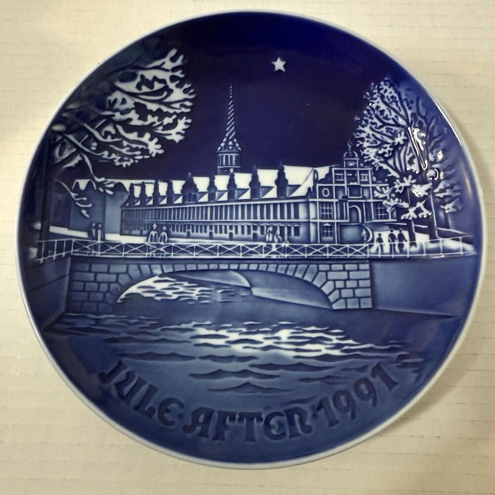 Bing & Grondahl Blue Porcelain Christmas Plate 1991 Copenhagen Stock Exchange